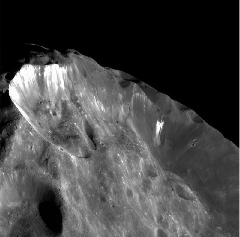 Illustration for article titled Saturn's moon Phoebe could have been a planet